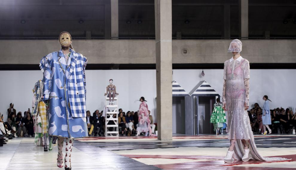 Un momento de un desfile de Thom Browne en la Semana de la Moda de París de 2018.