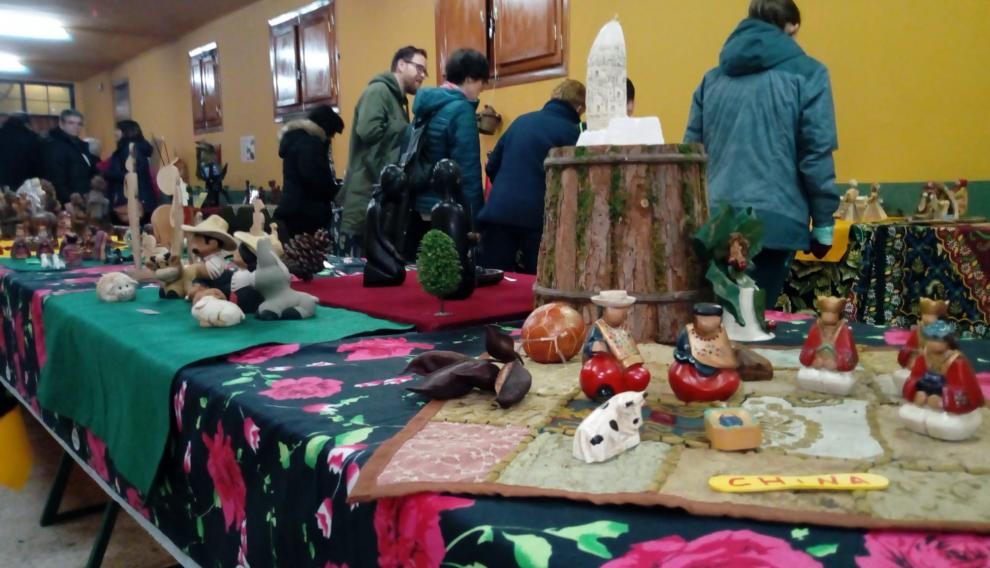 La exposición de belenes del mundo en Barrachina recaudó fondos para un proyecto solidario en Camerún.