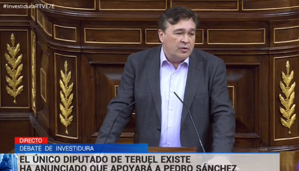 Tomás Guitarte de Teruel Existe en la tribuna de oradores