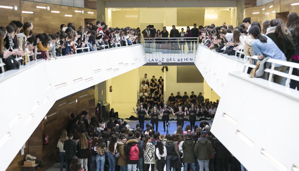 Los estudiantes de la Facultad de Educación se volcaron con sus compañeros y disfrutaron del espectáculo