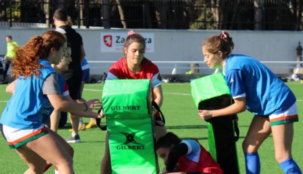 Entrenamiento del equipo senior femenino.