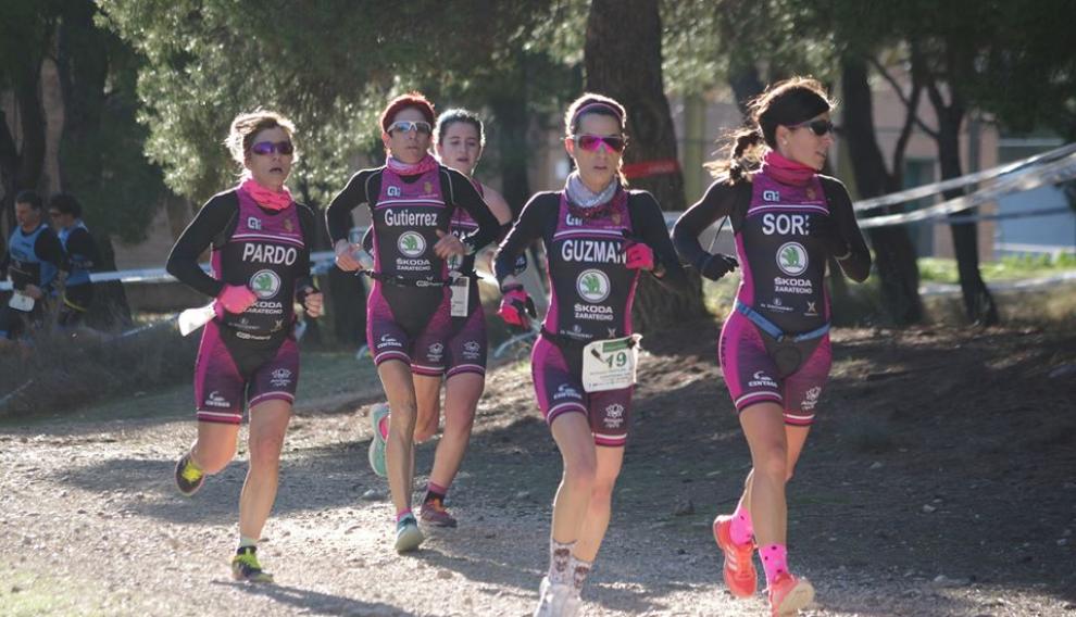 El equipo femenino de Octavus Triatlón–Skoda Zaratecno (Pardo, Soria, Guzmán, Gutierrez, Juste)