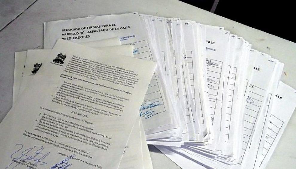Firmas recogidas por la asociación Vecinal Lanuza Casco Viejo de Zaragoza