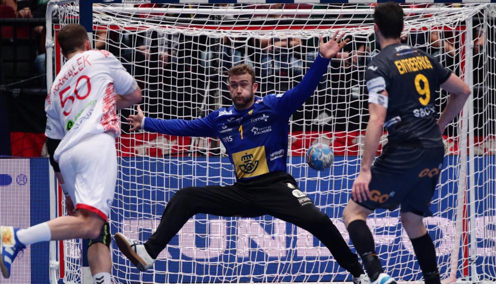 El portero Gonzalo Pérez de Vargas, protagonista del duelo Bielorrusia-España del Europeo