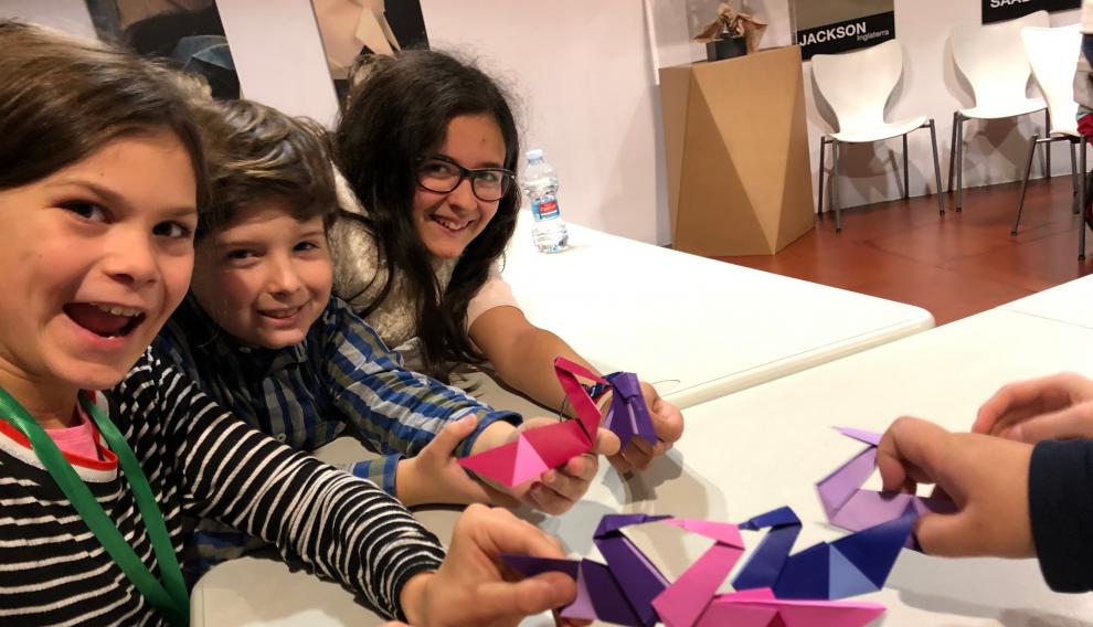 En la Escuela Museo de Origami (Emoz)