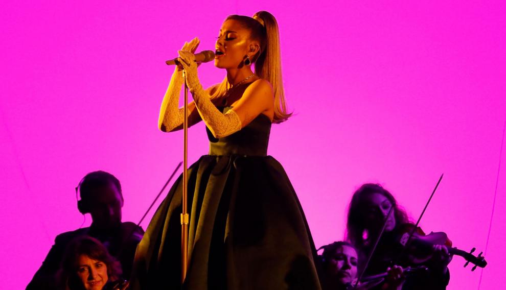 Ariana Grande, en un momento de su actuación.