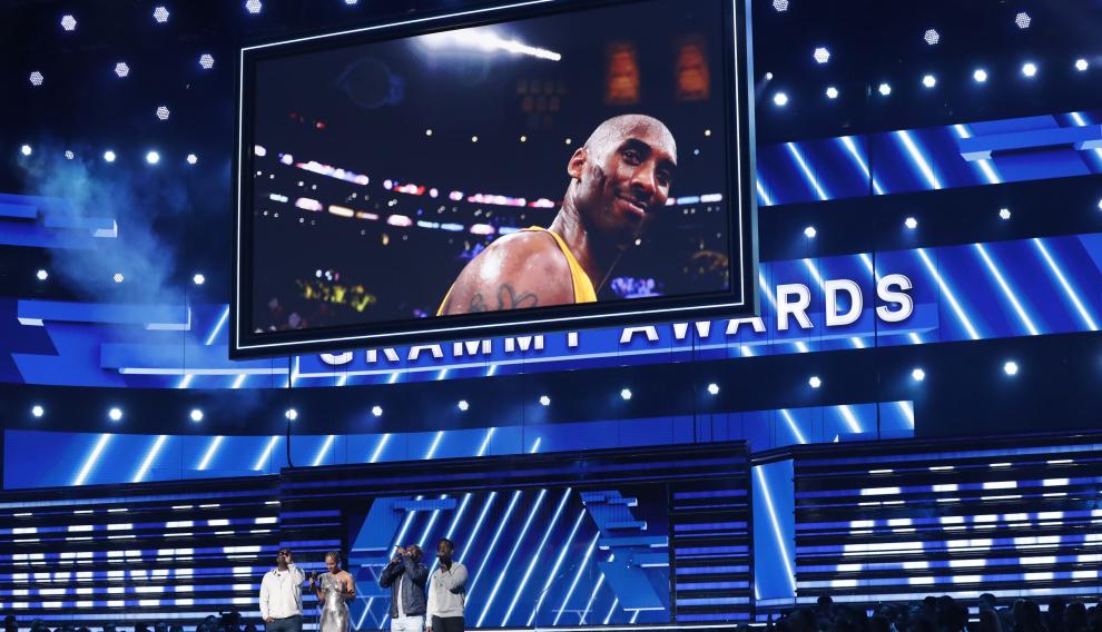 Homenaje a Kobe Bryant durante la gala.
