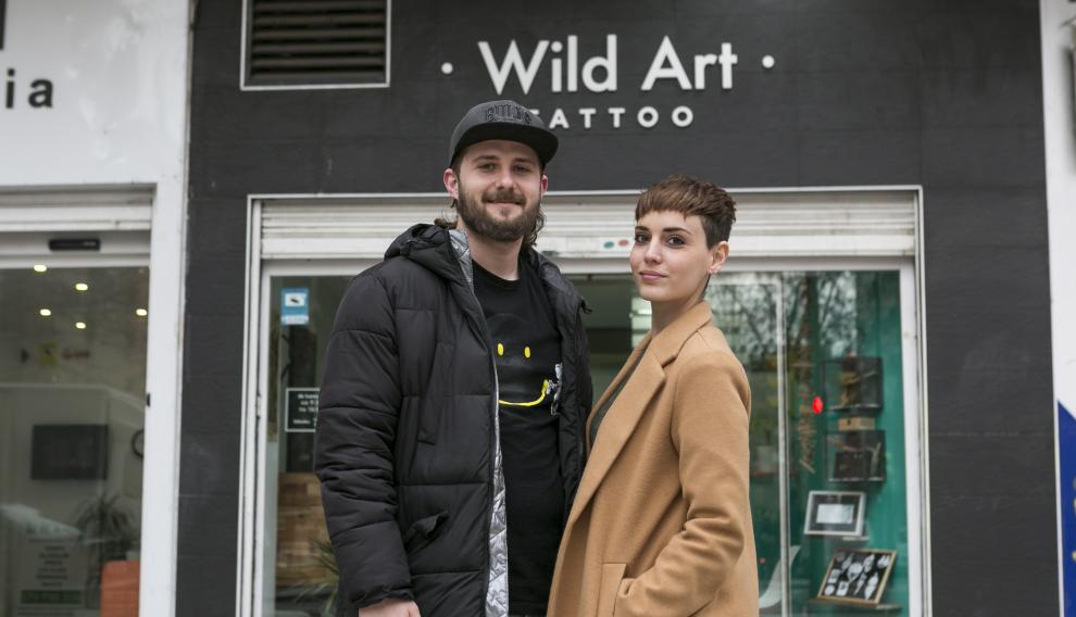 Carlos Fernández y Natalia Navarro abrieron en agosto el estudio de tatuajes Wild Art Tattoo.