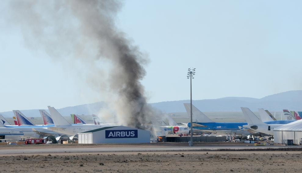 El incendio ha afectado a la planta de desmantelamiento de aviones de Tarmac.