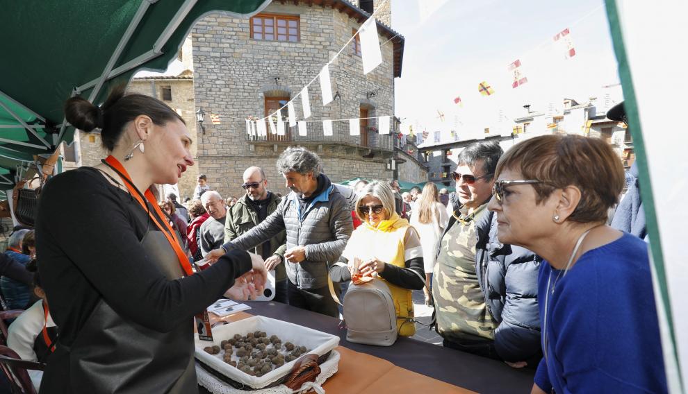 Además de la degustación, el público ha podido comprar trufa.