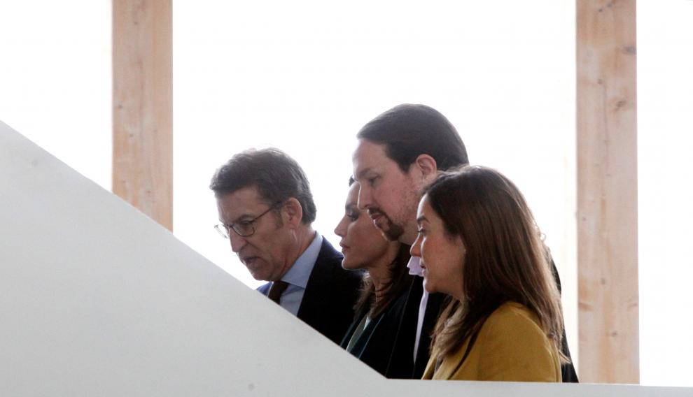 La reina Letizia y Pablo Iglesias, en su recorrido por las instalaciones.