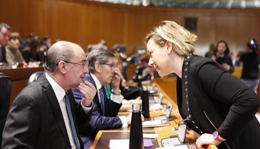 de protección de la agricultura familiar y otra de representación institucional agraria.