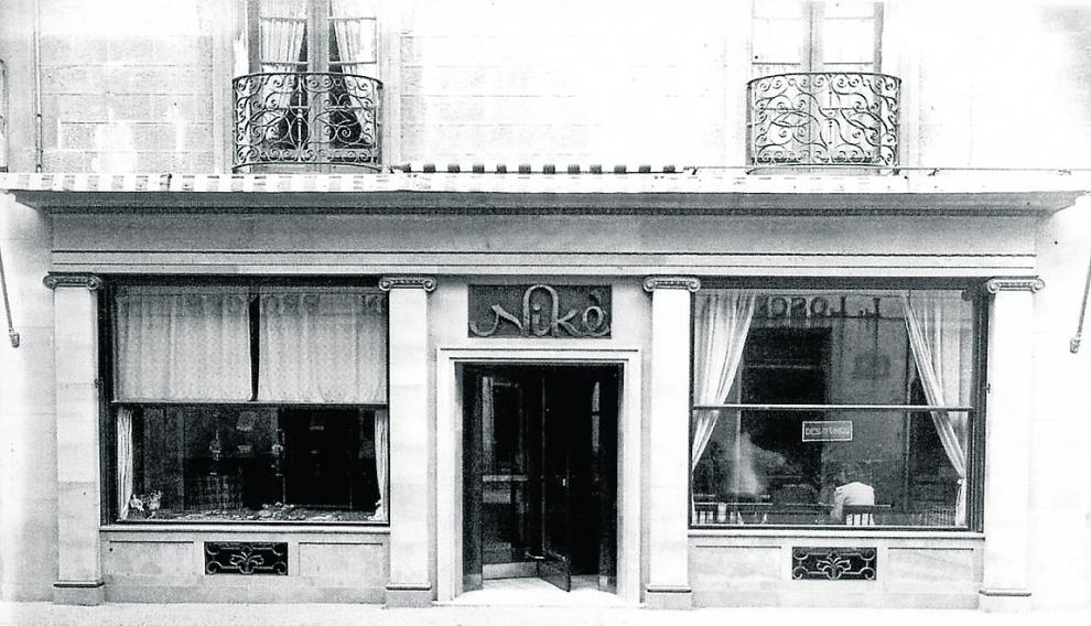 El Café Niké (1940-1960), en la entonces llamada calle del Requeté Aragonés, hoy Cinco de Marzo.