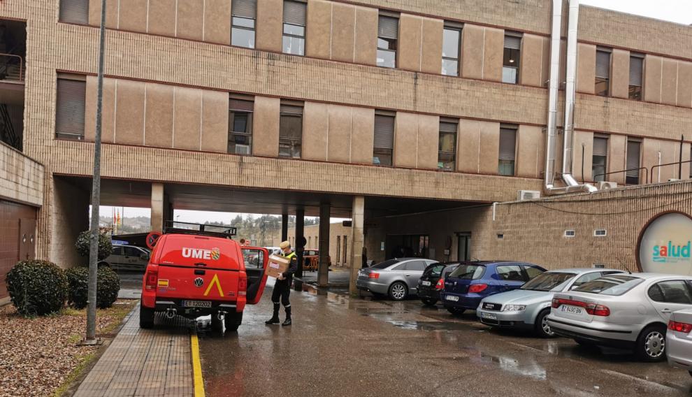 Militares de la UME en el Hospital de Calatatayud esta mañana.