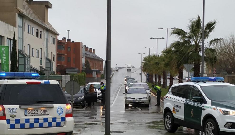 Uno de los controles conjuntos de la Policía Local de Utebo con la Guardia Civil.
