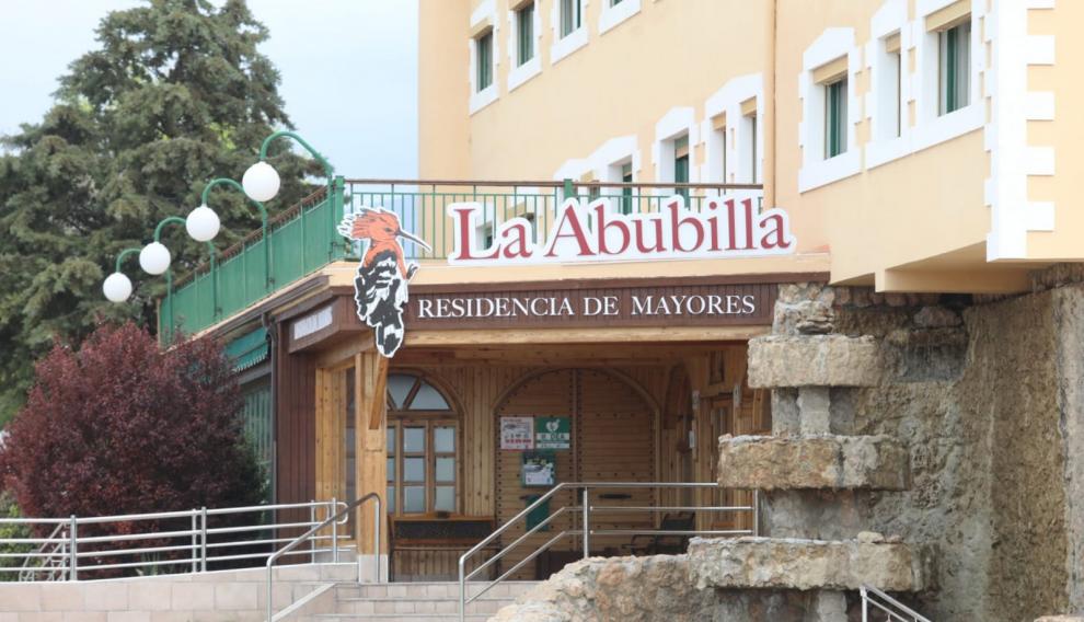 La residencia está situada en Yéqueda, a 5 kilómetros de Huesca.