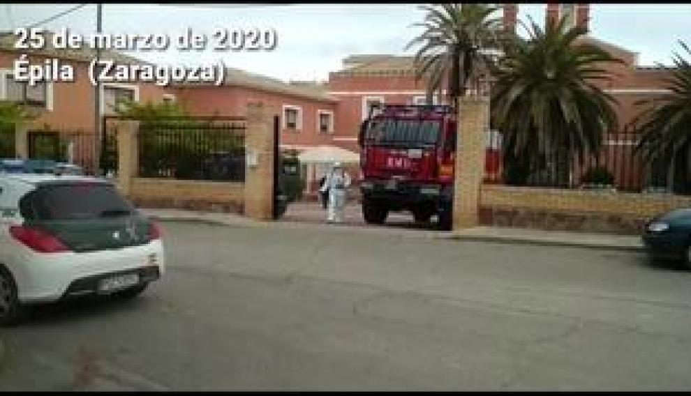 La Unidad Militar de Emergencias ha participado este miércoles en las tareas de desinfección de la residencia de Épila (Zaragoza)