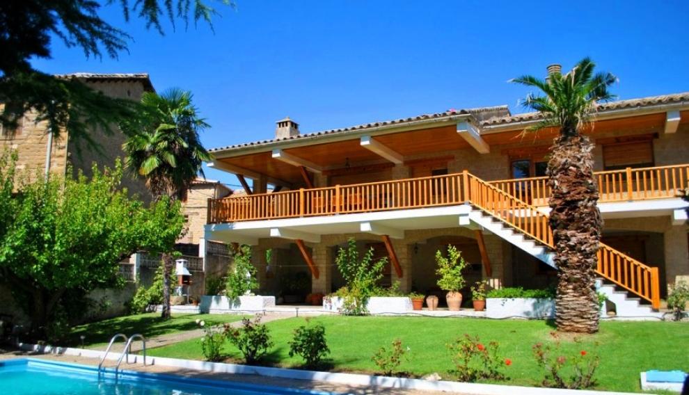 Una de las casas rurales que ofrece Yolanda Corral en Biscarrués para alojar a personal sanitarios, militares, servicios de emergencia...