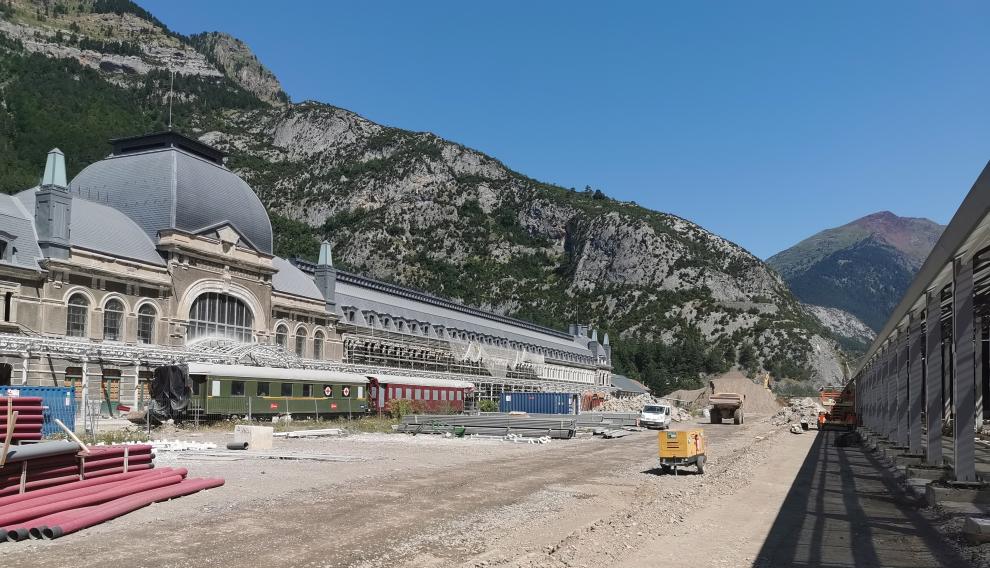 Explanada de la estación de Canfranc