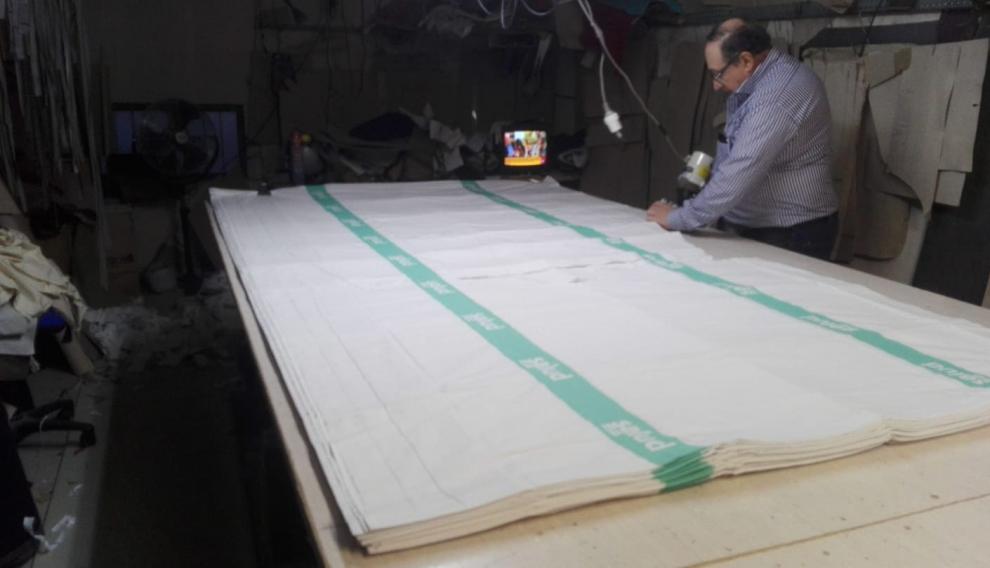Preparación de material en los talleres de Anfra.