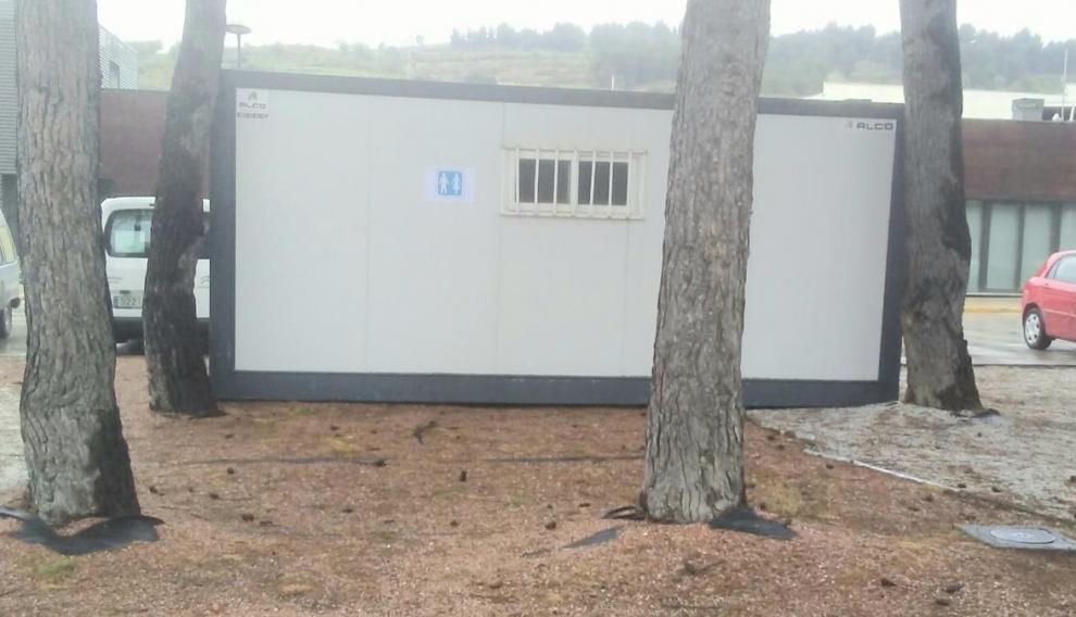 Uno de los aseos dispuestos en Barbastro.