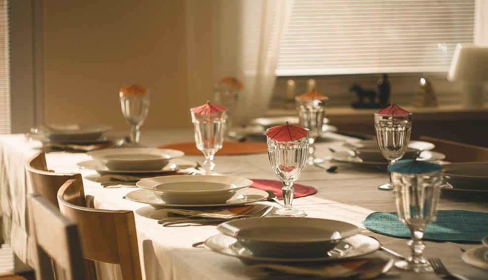 Los amigos y familiares podrán reunirse alrededor de una mesa para comer, cenar o tomar algo.