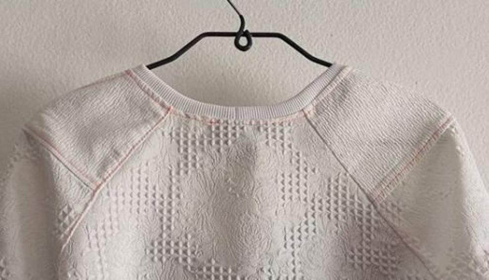 Una sudadera de Lucía Rodríguez.