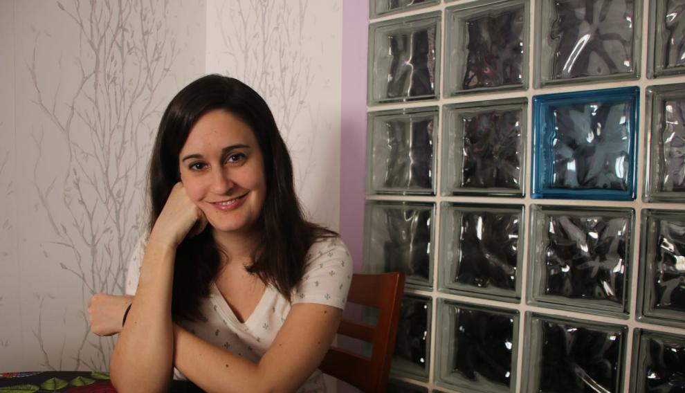 Silvia Pérez permanece aislada en su casa en Zaragoza.