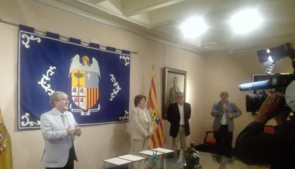 La consejera de Ciudadanía, junto al Justicia de Aragón, este miércoles.