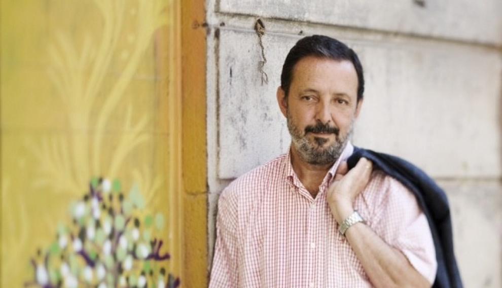 Javier Zuloaga publica 'Los palos que da la vida'.