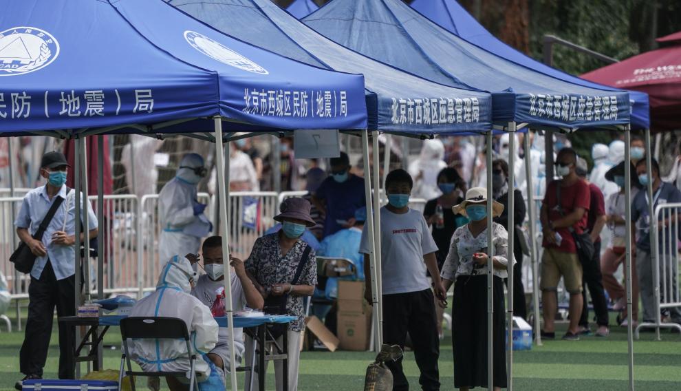China informa de 49 nuevos casos de coronavirus, 36 de ellos en Pekín