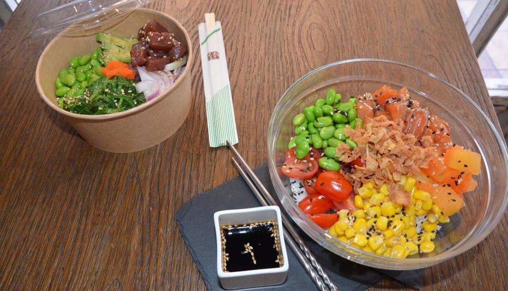 Poke de salmón de la taberna Ikazaya.