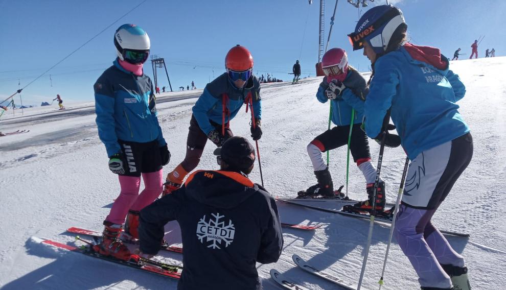 Los deportistas han podido disfrutar de unas buenas condiciones en el glaciar.