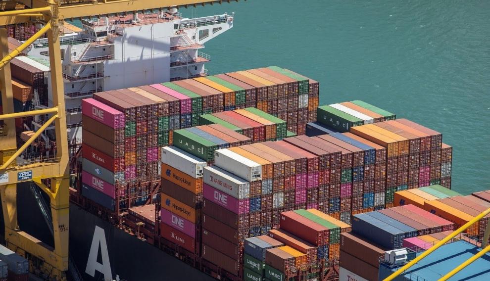 Contenedores listos en el Puerto de Barcelona para ser enviados a países extranjeros.