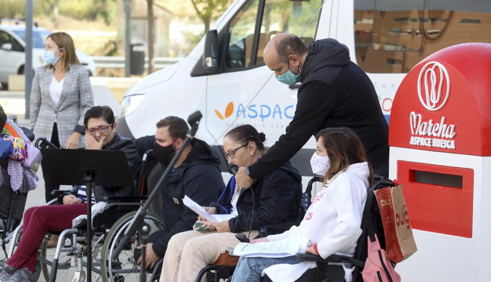 Victoria Plana, Magdalena Ortas y María Gállego, usuarias residentes en Aspace Huesca, ha leído el manifiesto del Día Mundial de la Parálisis Cerebral