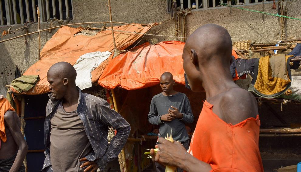 Congolese prisoners are seen inside the Kangbayi central prison in Beni