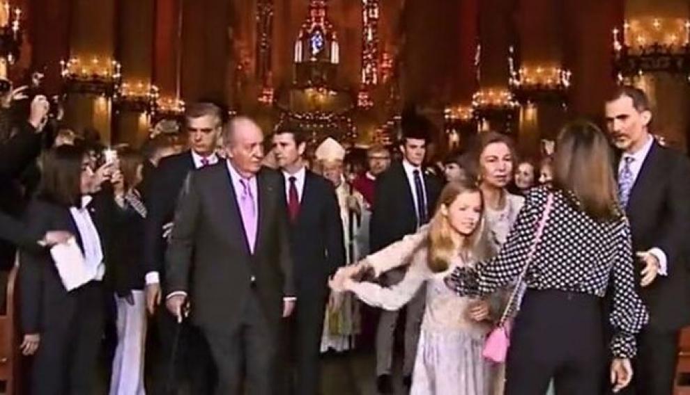 Las imágenes del desencuentro entre la reina Letizia y la reina Sofía se hicieron virales