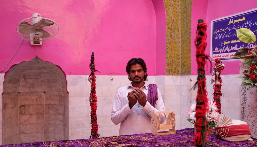 El "templo del amor", la última esperanza de los enamorados paquistaníes
