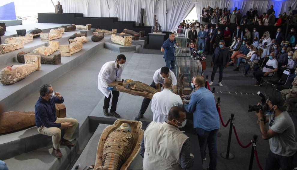 Egipto descubre uno de sus mayores hallazgos: más de 100 sarcófagos intactos