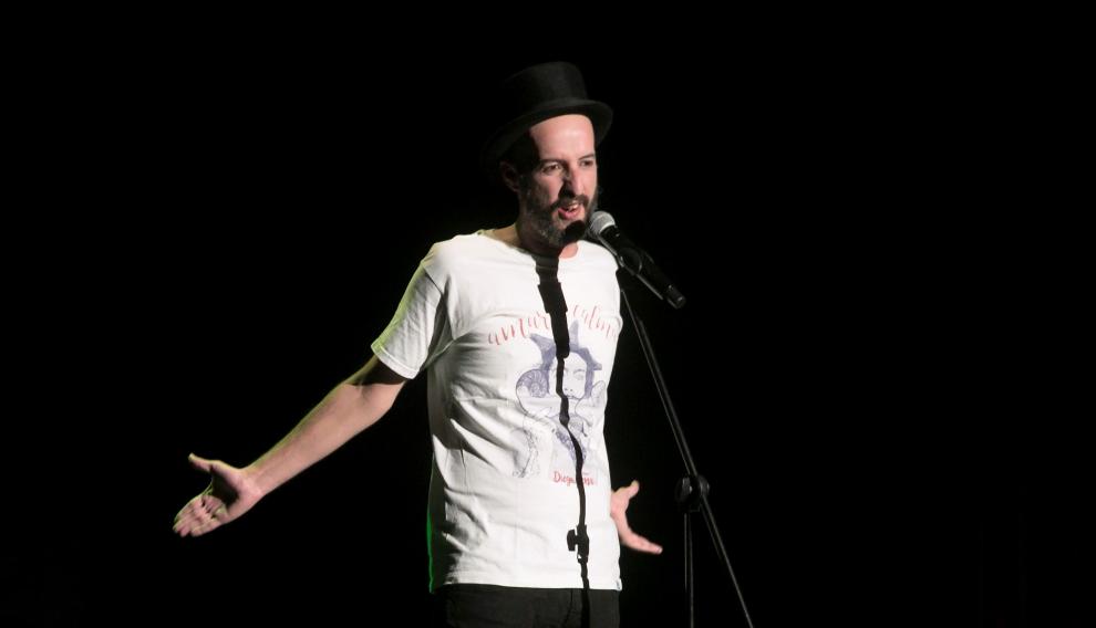 Diego Peña durante la representación de 'Increíble pero cierzo'.