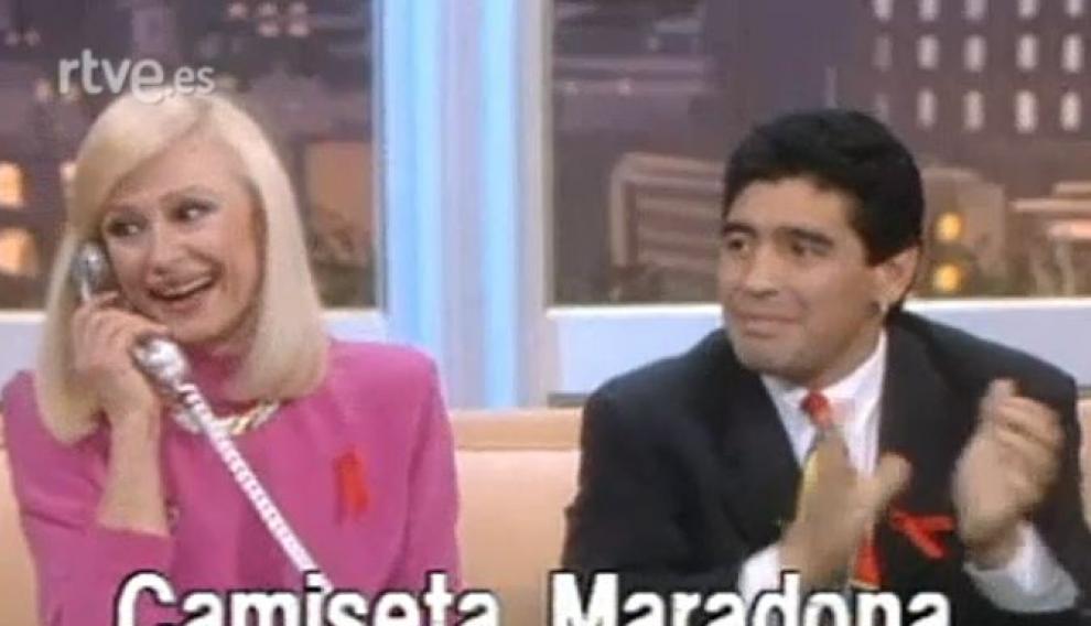 En el programa se subastaron pertenencias de Maradona.