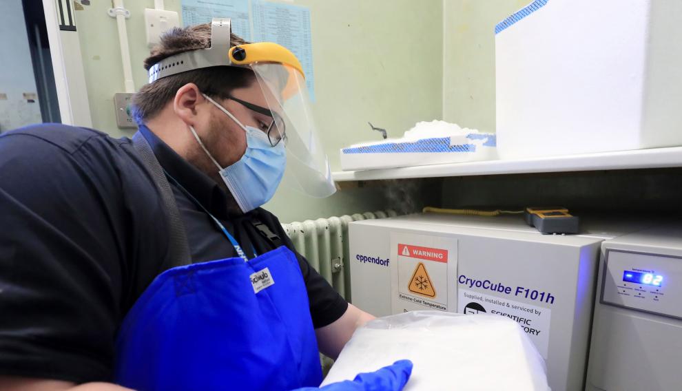 Coronavirus vaccine delivered to London