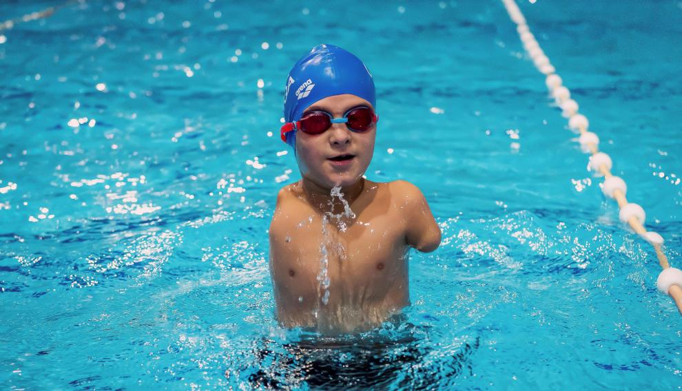 Ismail, con un gran talento para deportes y con la tenacidad que le han hecho un campeón en natación, ha sido elegido este diciembre por el público Deportista del Año de Bosnia,