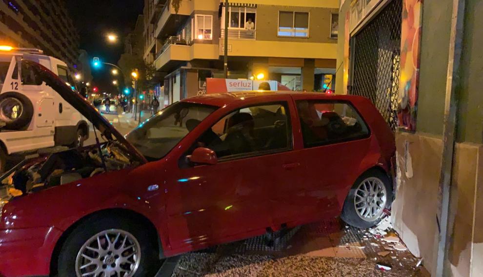 El choque se produjo en el cruce de Manuel Lasala con Luis VivesHA