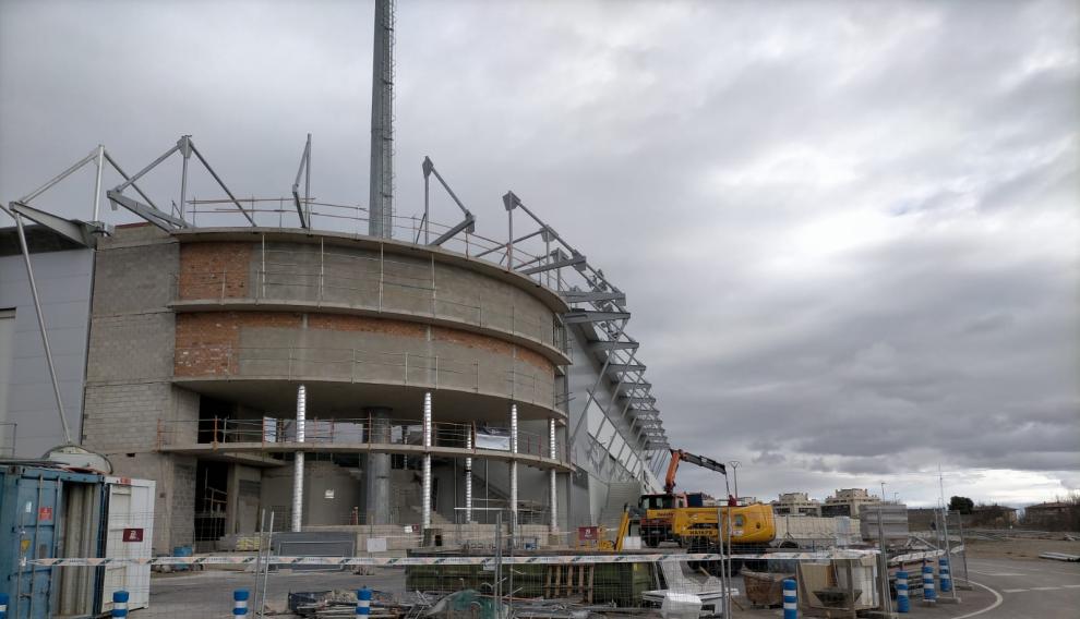 Obras en la torre de Gol Sur, futuro hogar del museo de la SD Huesca.