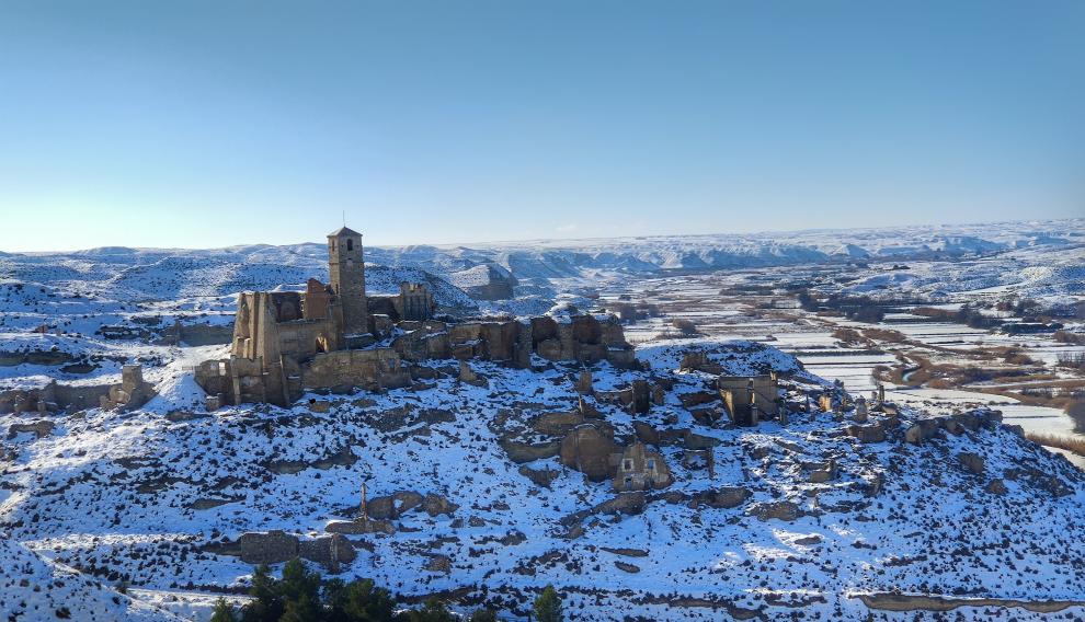 José Lizaga fotografía Rodén bajo la nieve.