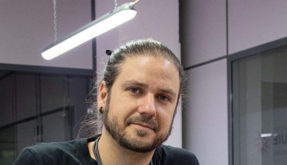 Carlos Naya.