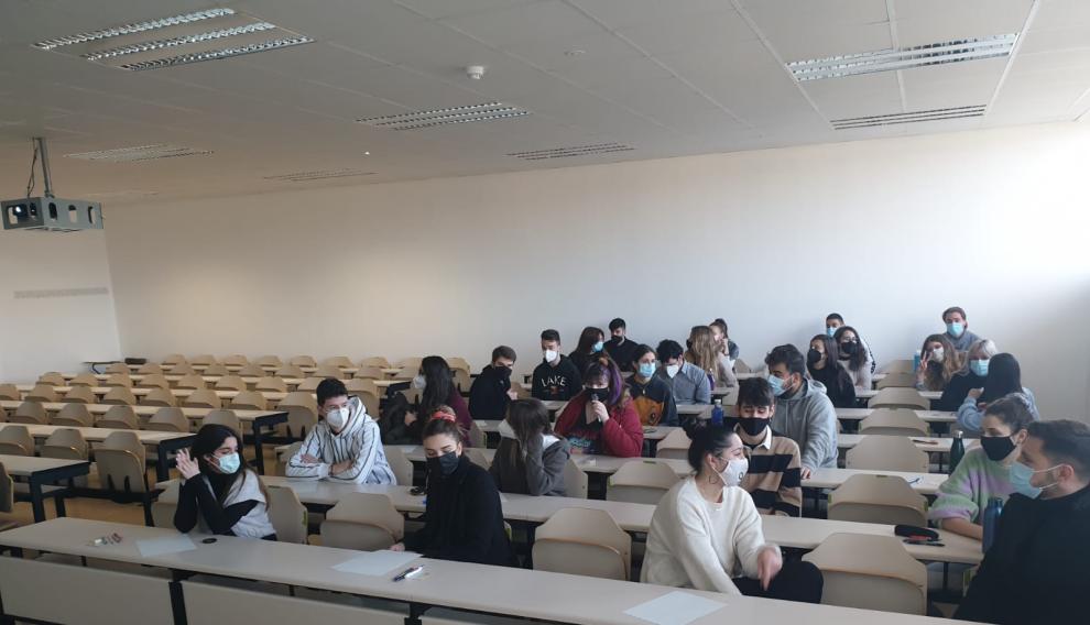 Así hicieron un examen los alumnos de Periodismo de la Universidad de Zaragoza.
