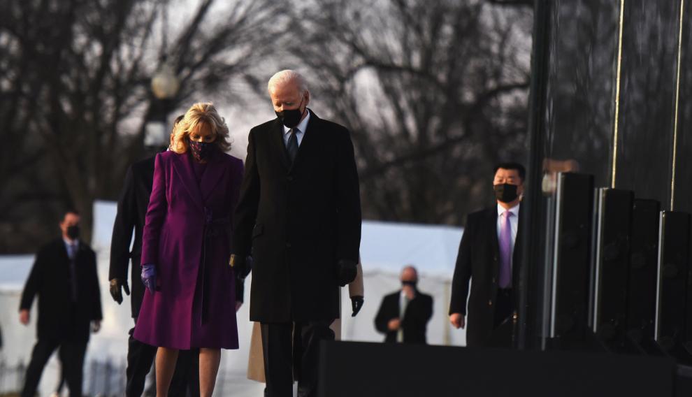 Biden y su mujer este martes tras su llegada a Washington