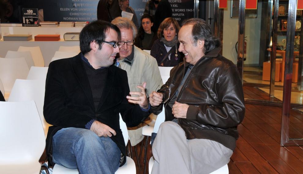 García Gil publica 'Serrat y los poetas'.